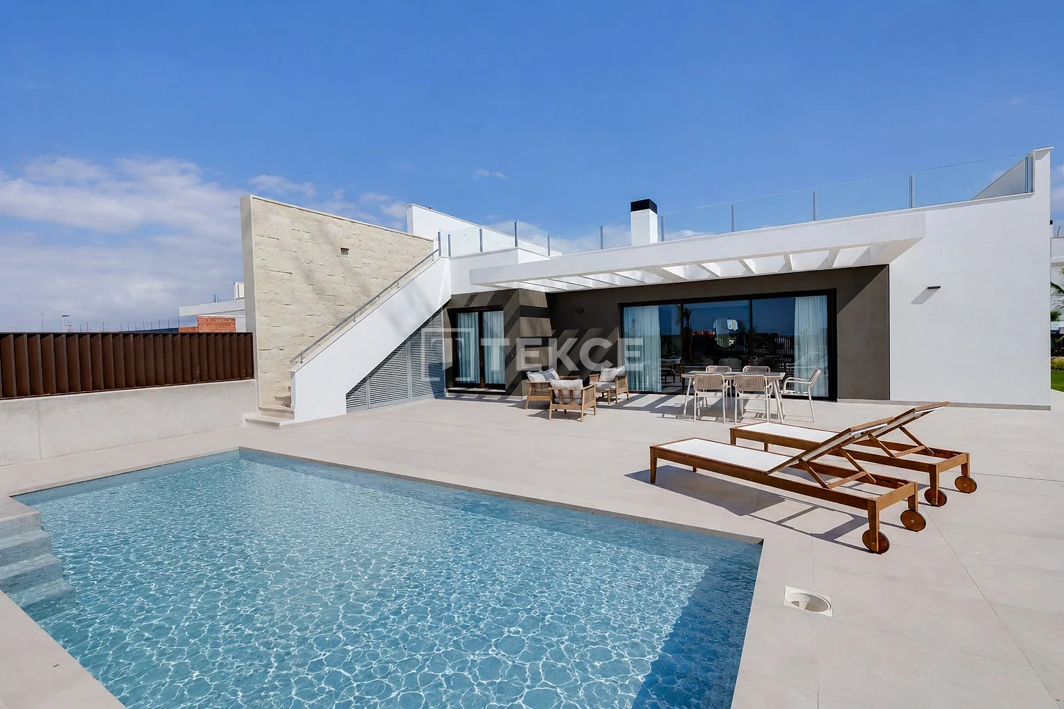 3-Bedroom Villa with Private Pool and Sea View in Muchamiel