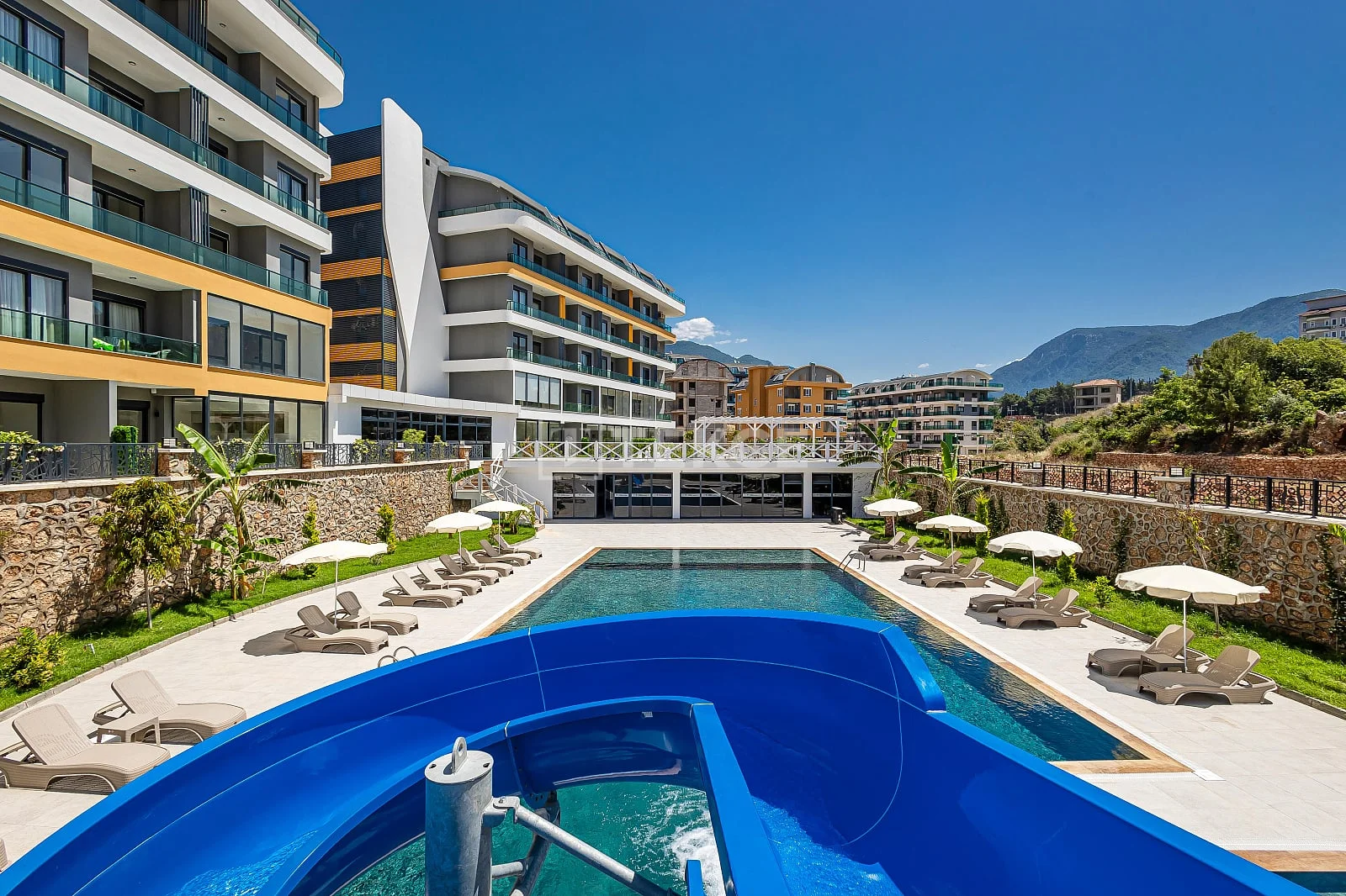 2-Bedroom Apartment with Balcony and Terrace in Oba, Alanya, photo 3