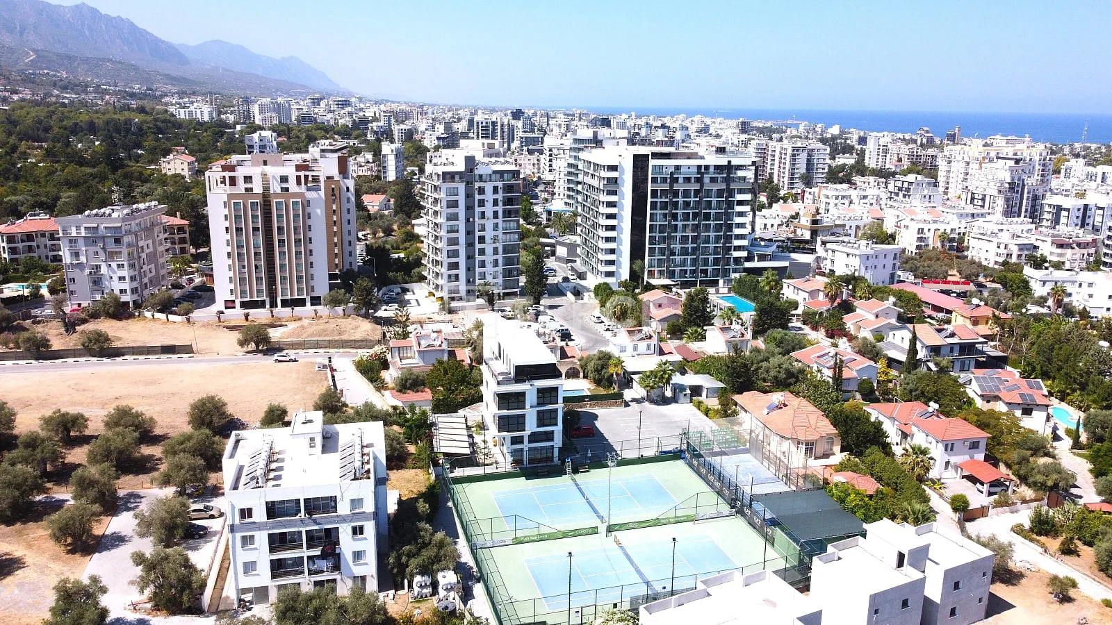1-Bedroom Furnished Apartment with Sea and Mountain Views in Kyrenia, photo 4