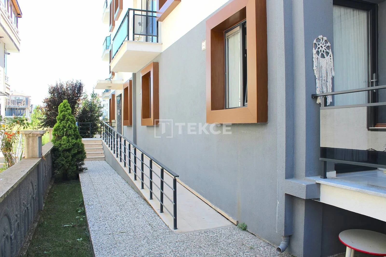 2-Bedroom Apartment with City View in Ciflikköy, Turkey, photo 2
