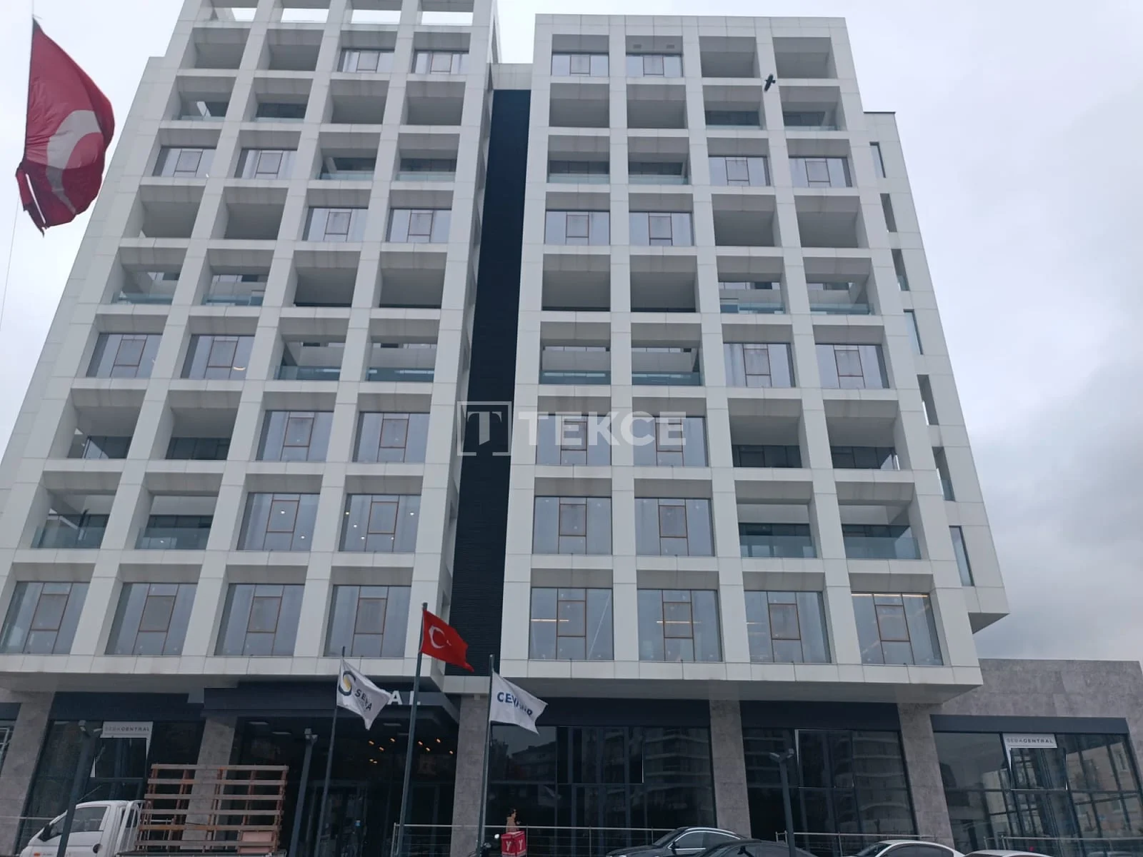 1-Bedroom Apartment with Balcony and Terrace in Kagithane, Istanbul, photo 3