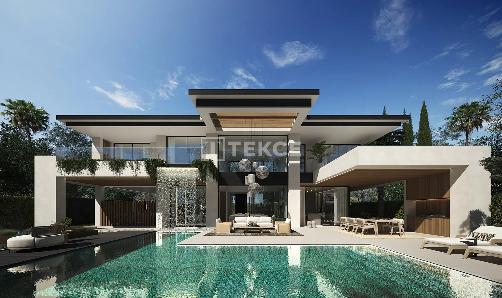 4-Bedroom Villa with Private Pool and Garden in Marbella, 500 m from the Beach