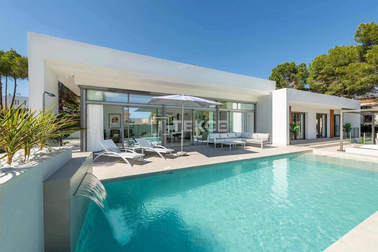 3-Bedroom Villa with Private Pool in Pilar de la Horadada