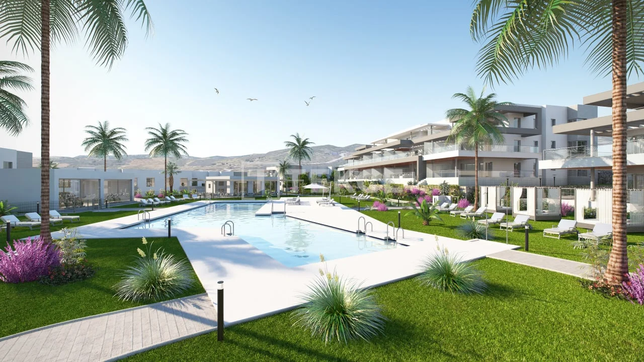 3-Bedroom Apartment with Sea View in Estepona, photo 4