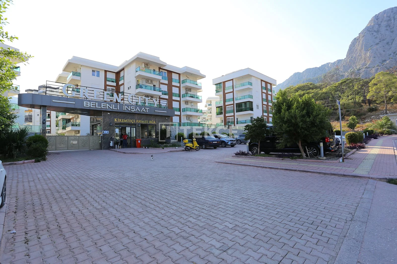 2-Bedroom Apartment with Mountain View in Konyaalti, Antalya