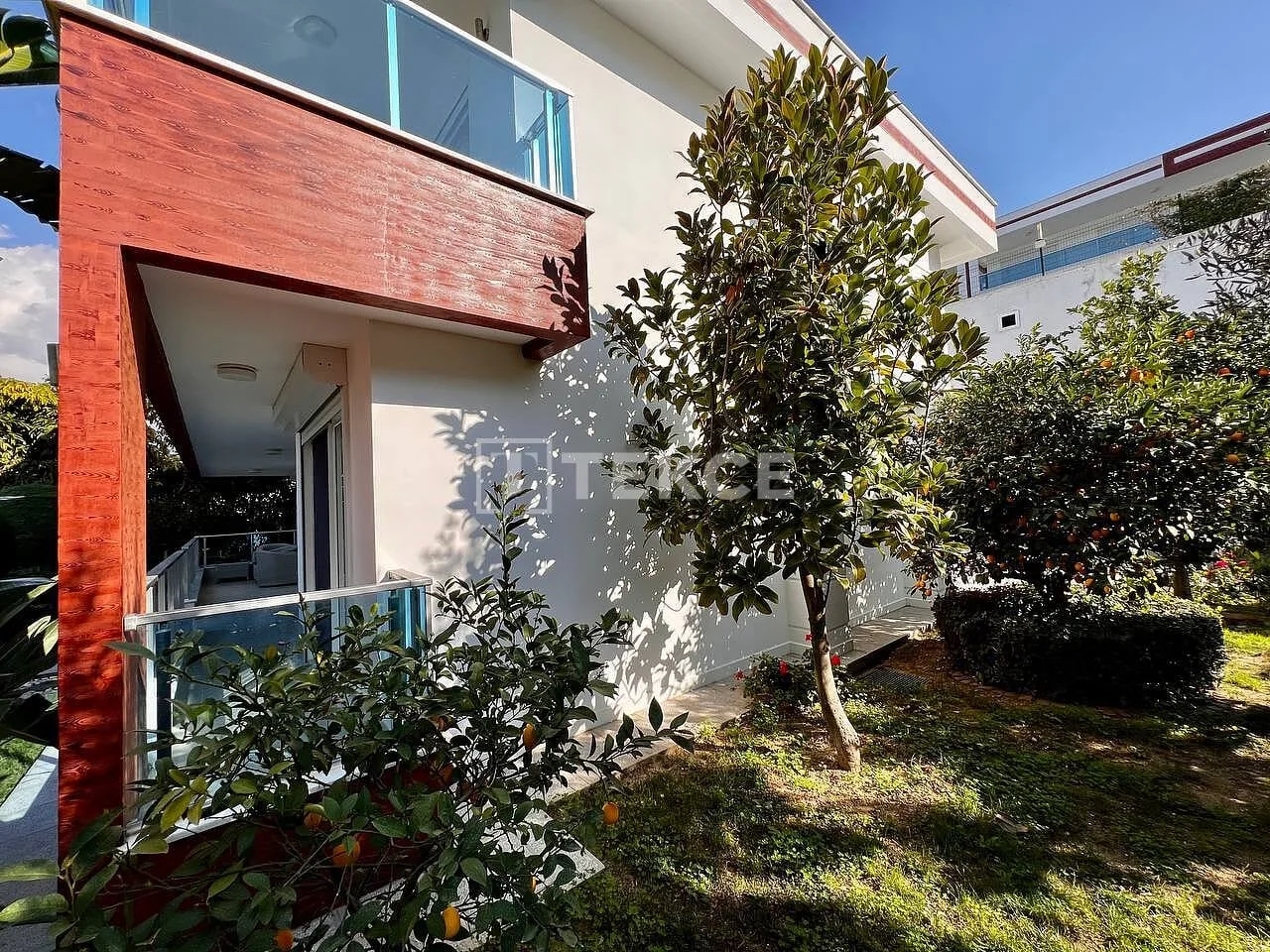 Современная вилла 350 м² с бассейном и садом в Алании, фото 4