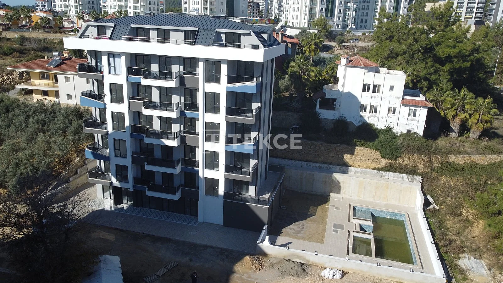 2-Bedroom Apartment with City and Mountain Views in Avsallar, Alanya