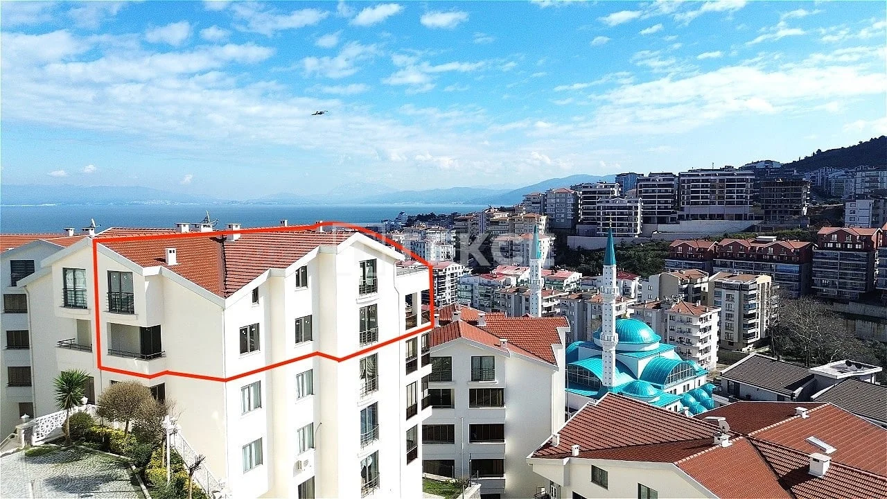 5-Bedroom Duplex Apartment with Sea View in Mudanya, photo 2