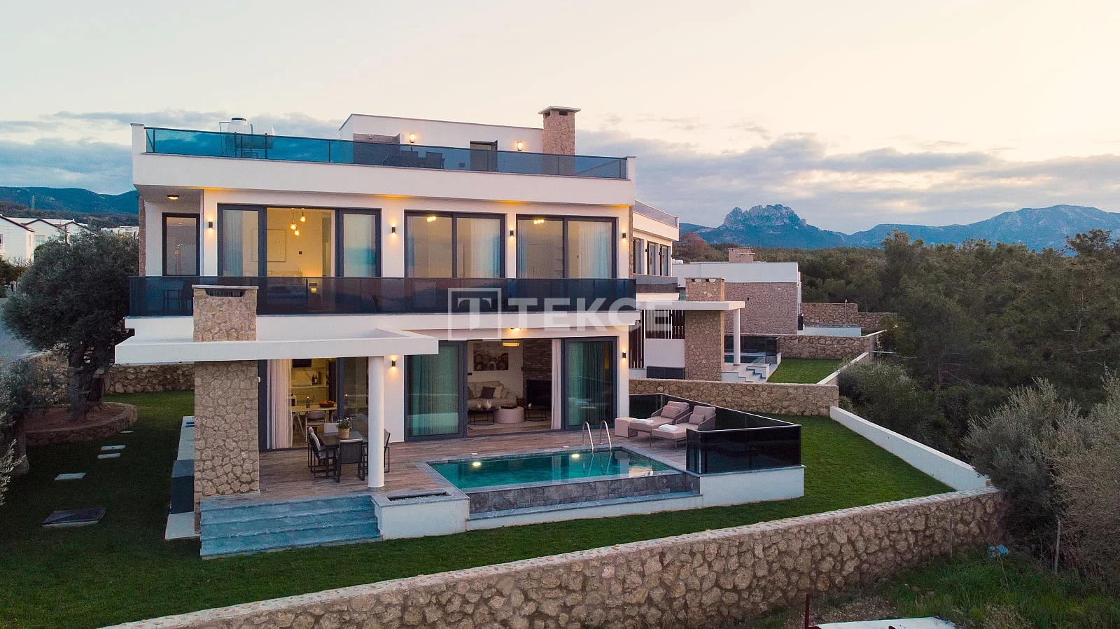 3-Bedroom Villa with Sea and Mountain Views in Kyrenia