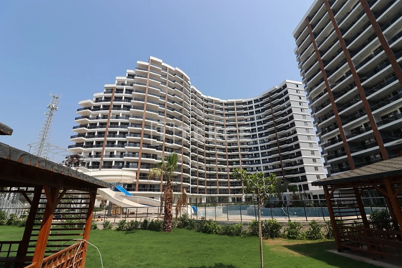 1-Bedroom Apartment with Sea View in Mersin