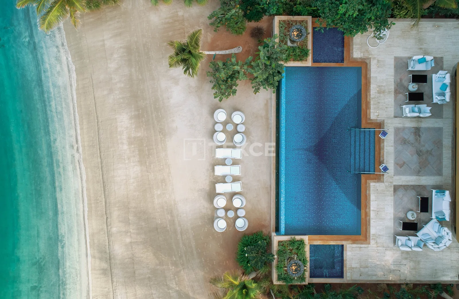7-Bedroom Beachfront Villa with Private Beach in Dubai, photo 2