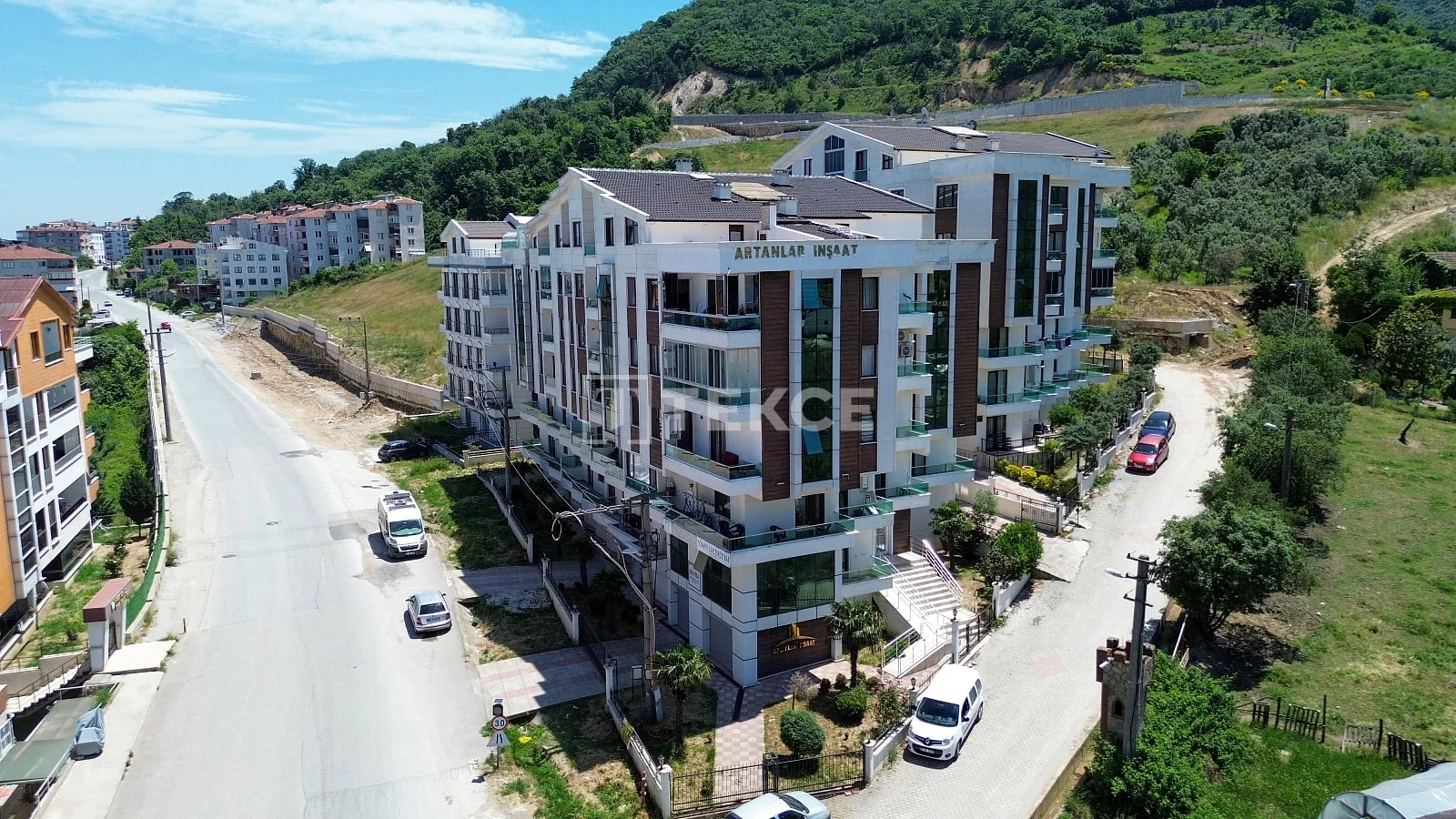 2-Bedroom Furnished Apartment in Çinarcık, Turkey, photo 4