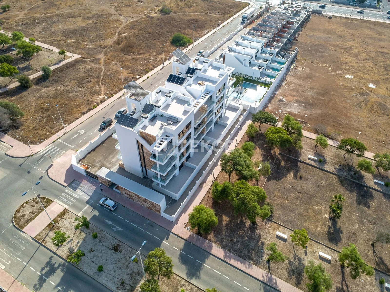 2-Bedroom Apartment in Torrevieja, Costa del Sol, photo 4