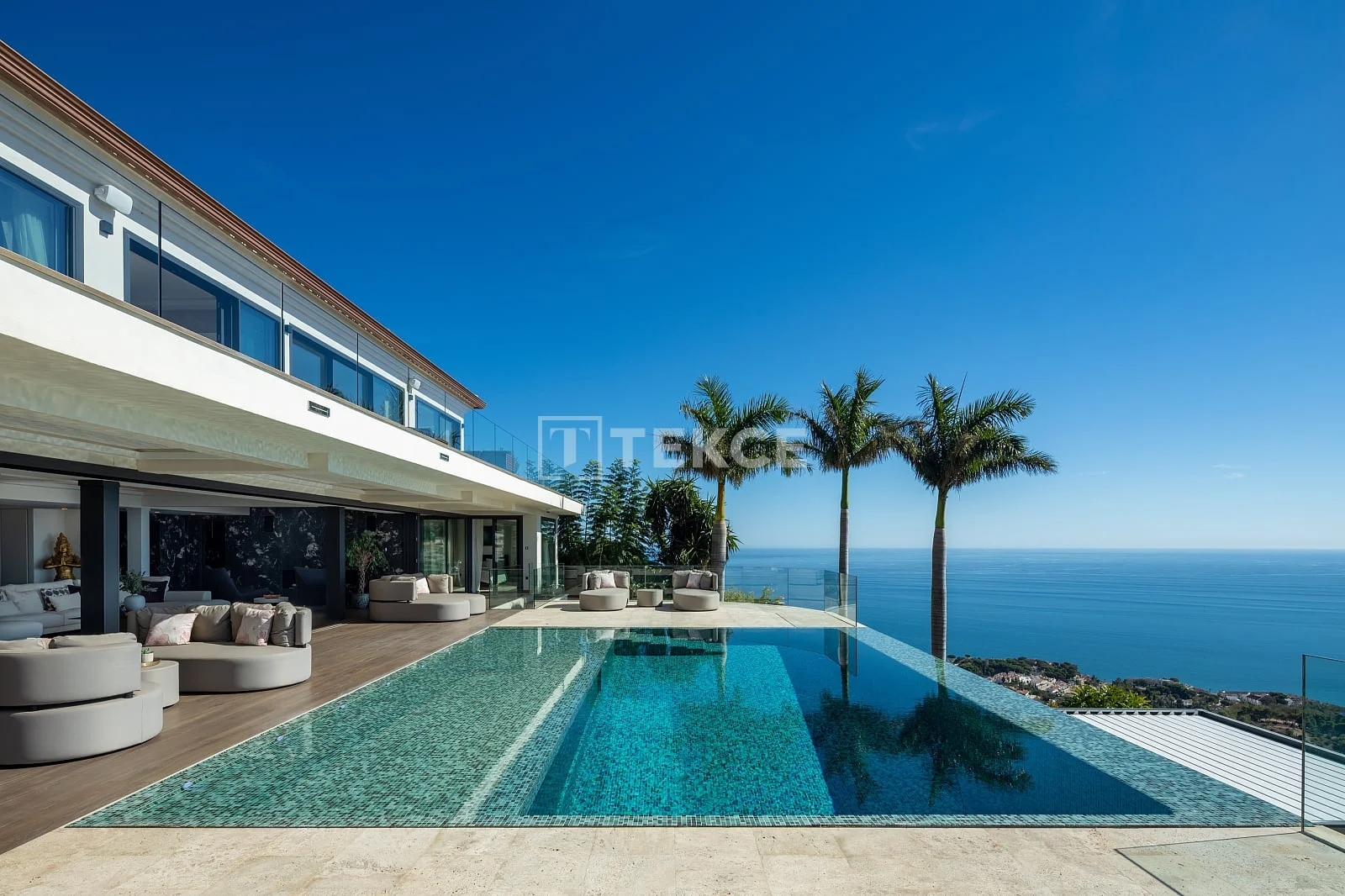 6-Bedroom Luxury Villa with Sea Views and Private Pool in Benalmadena, photo 2