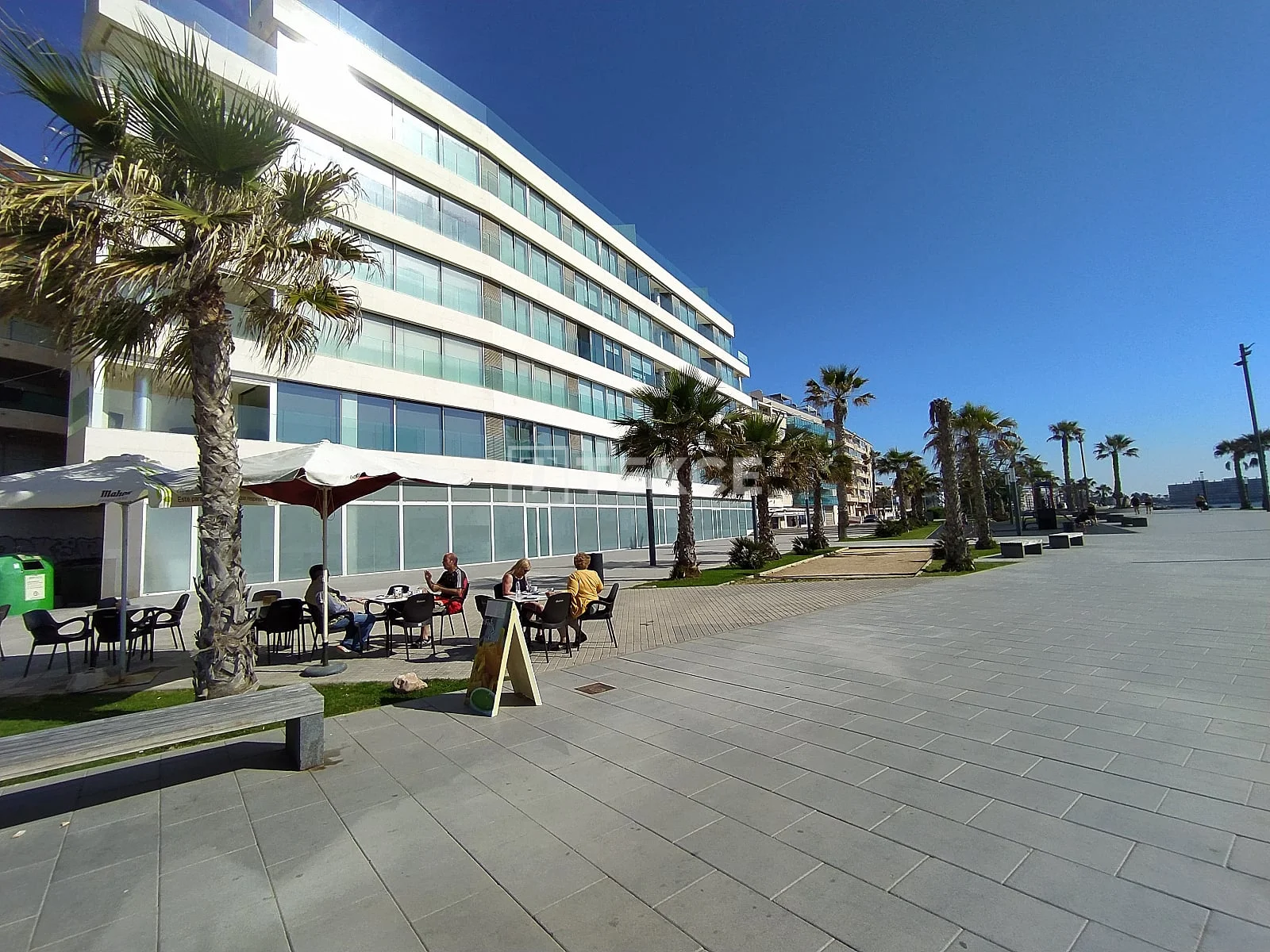 Beachfront Commercial Property in Torrevieja