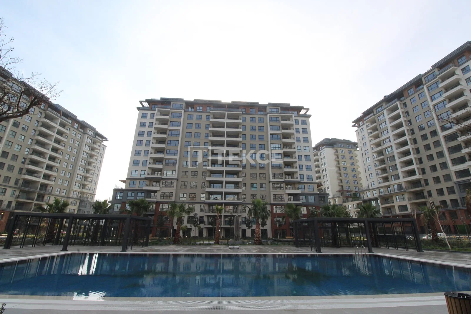 2-Bedroom Apartment with Balcony and Terrace in Istanbul, photo 4