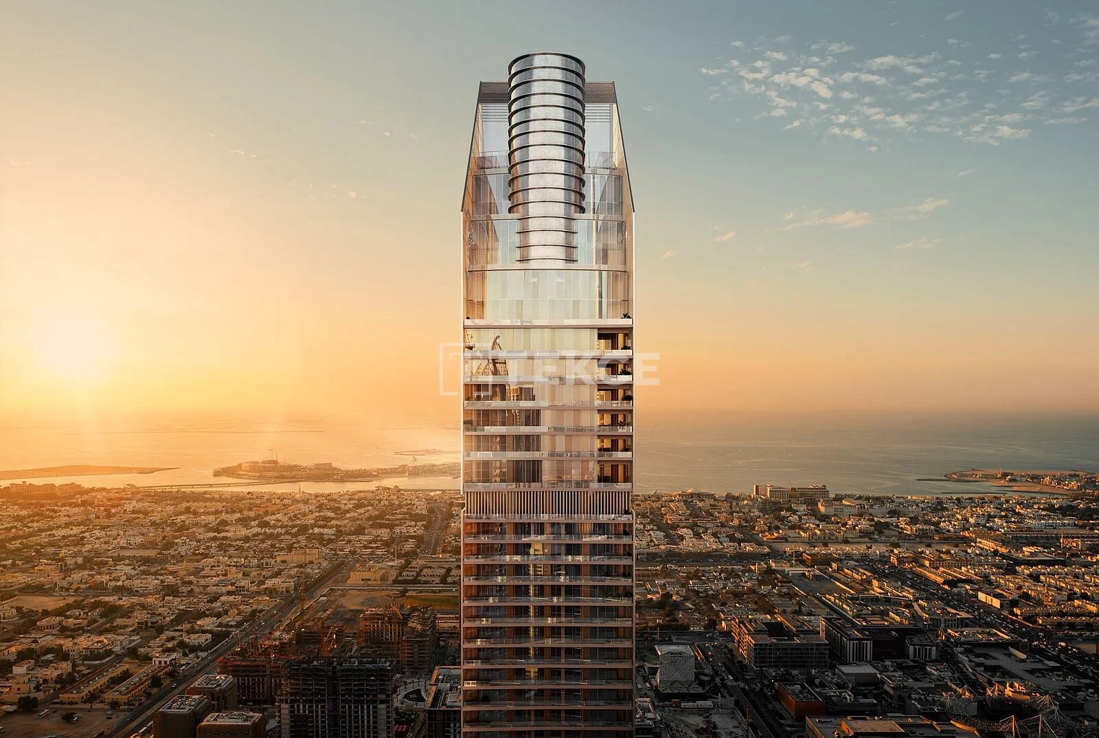 4-Bedroom Luxury Apartment with City and Sea Views in Downtown Dubai