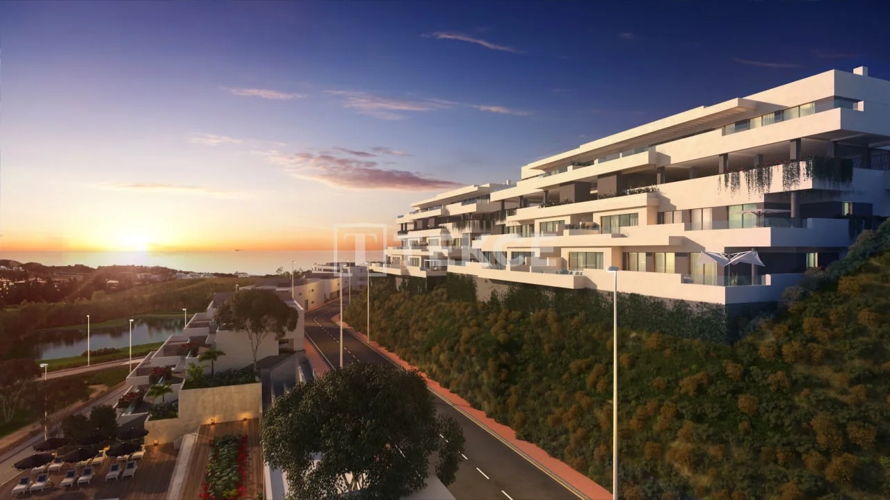 1-Bedroom Apartment with Sea and Mountain Views in Mijas