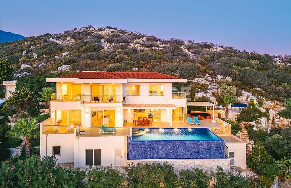 5-Bedroom Villa with Private Pool and Sea View in Kas, Antalya, photo 2