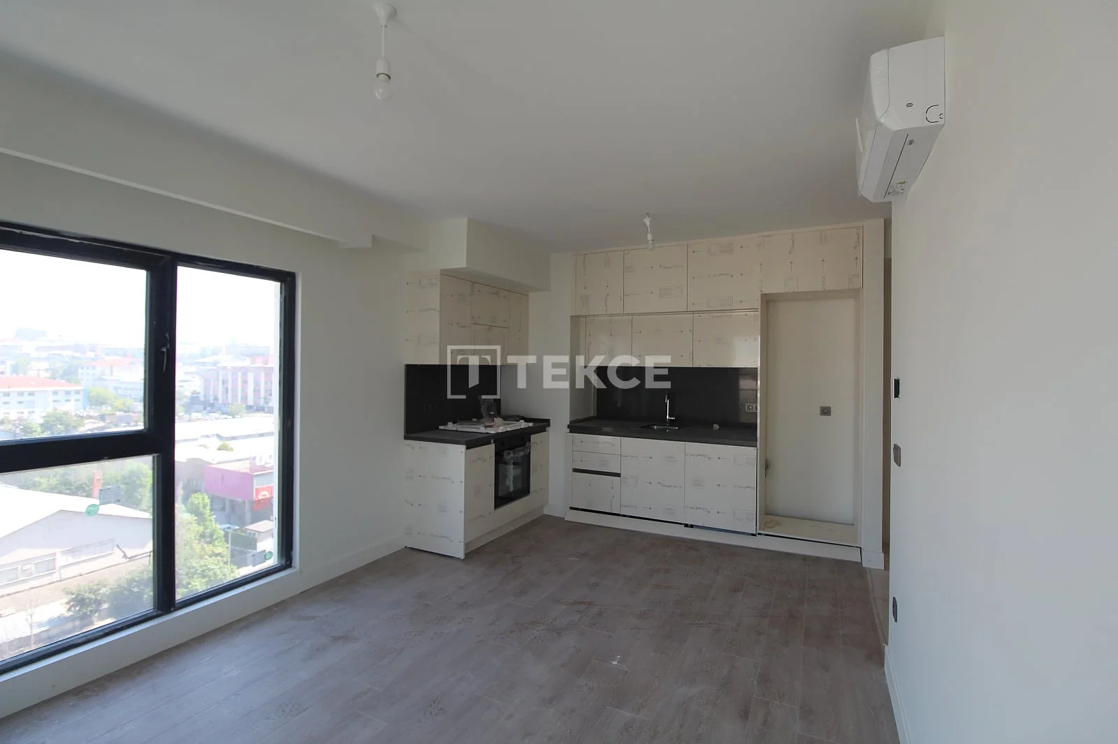2-Bedroom (2+1) Apartment with City View in Zeytinburnu, Istanbul, photo 3