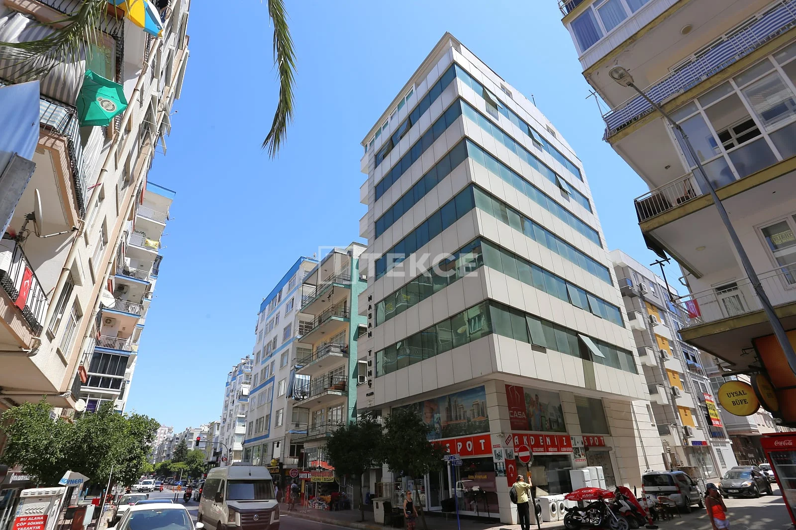 3-Bedroom Apartment with Terrace in Muratpasa, Antalya