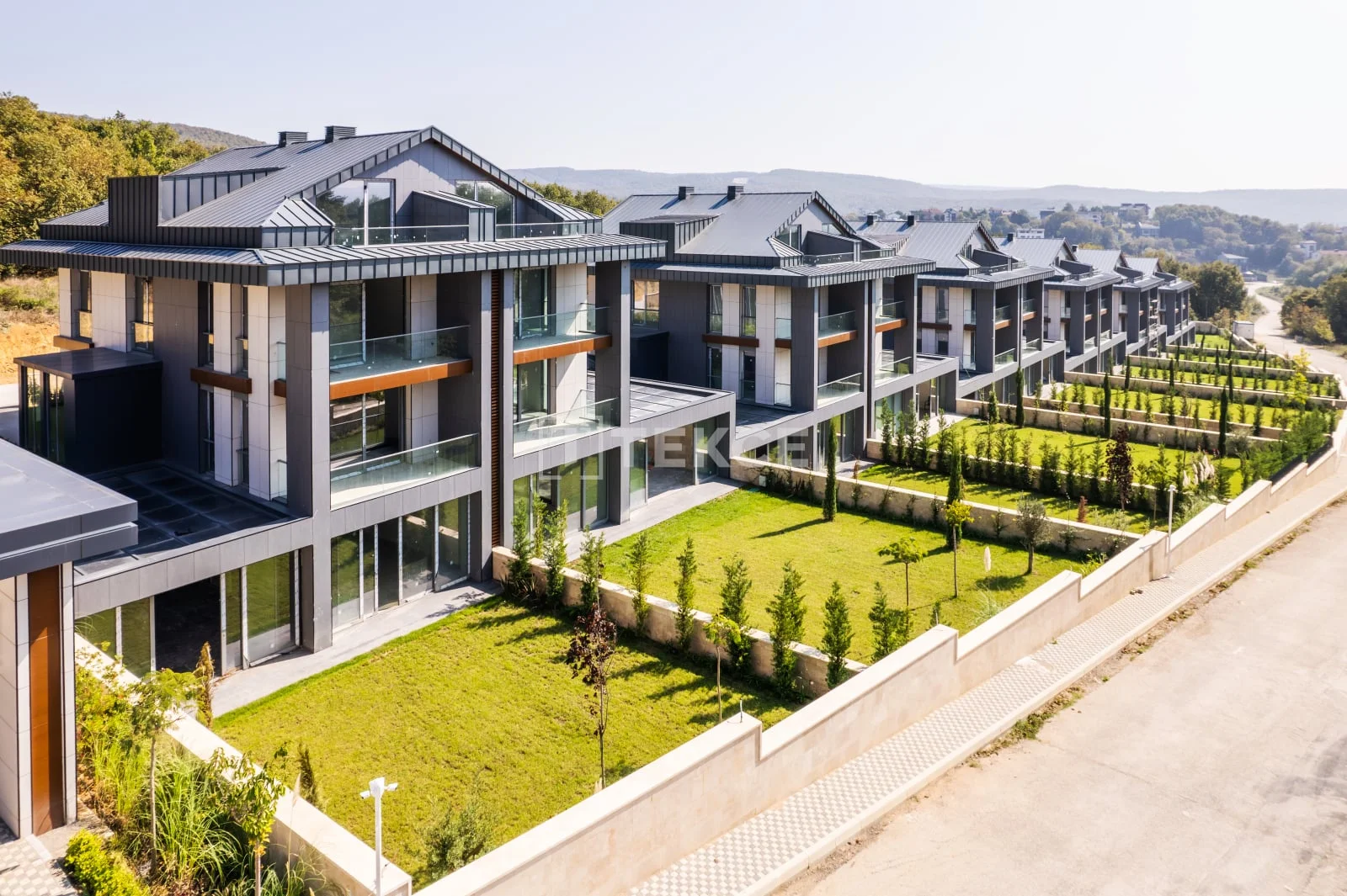 7-Bedroom Duplex Villa with Private Pool and Garden in Istanbul