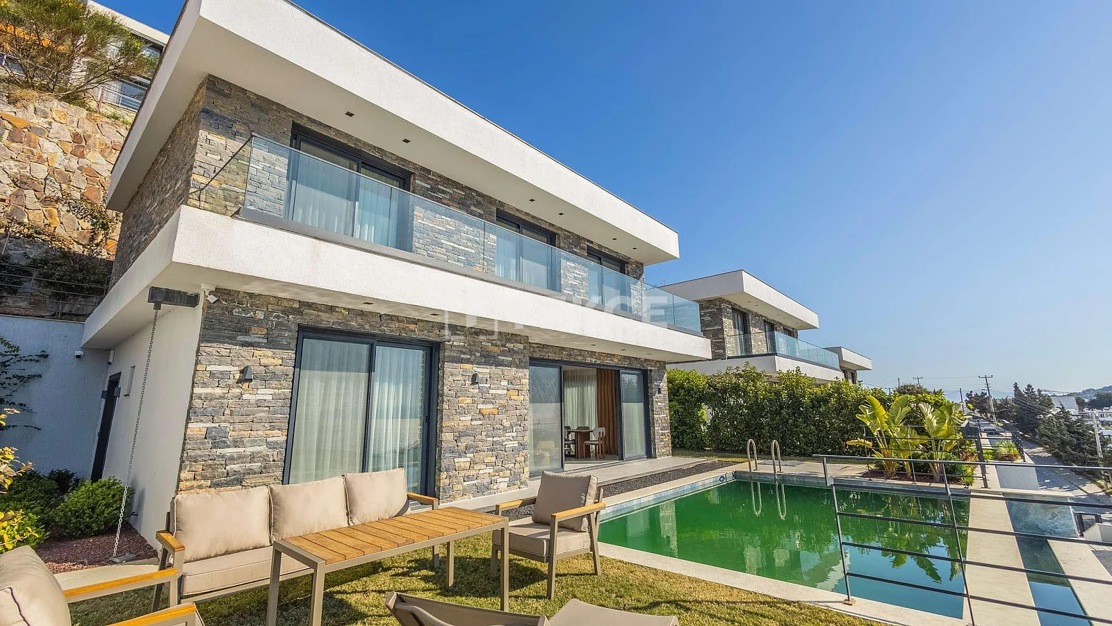 4-Bedroom Apartment with Sea View and Private Pool in Bodrum