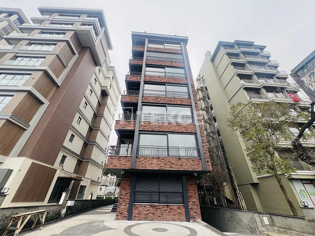 3-Bedroom Apartment with Sea and City Views in Kadikoy, Istanbul, photo 2