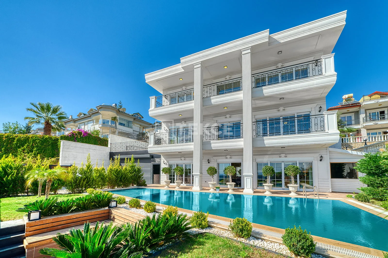 5-Bedroom Villa with Panoramic Sea View in Alanya