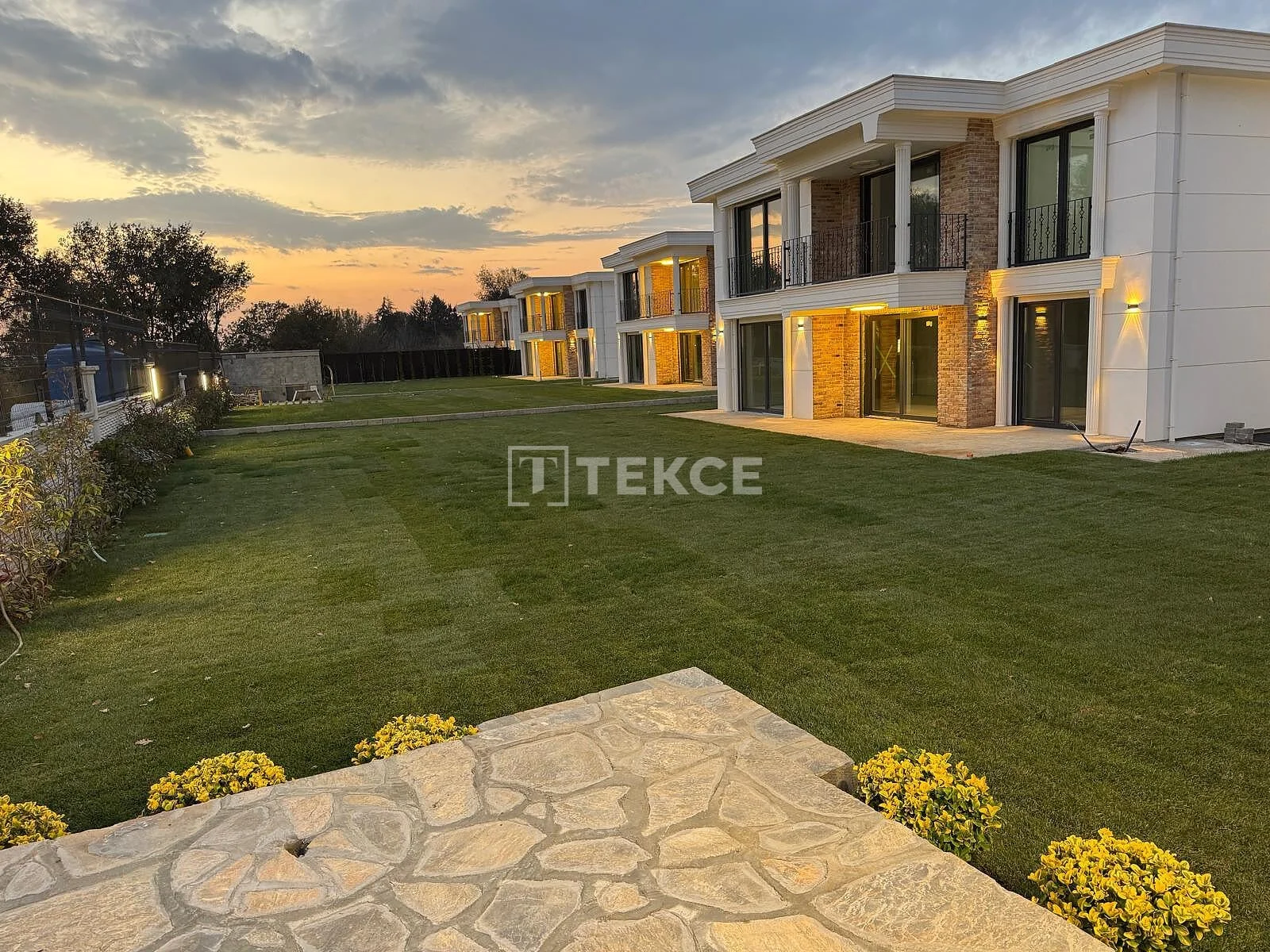 7-Bedroom Villa with Private Garden and Forest View in Istanbul, photo 2