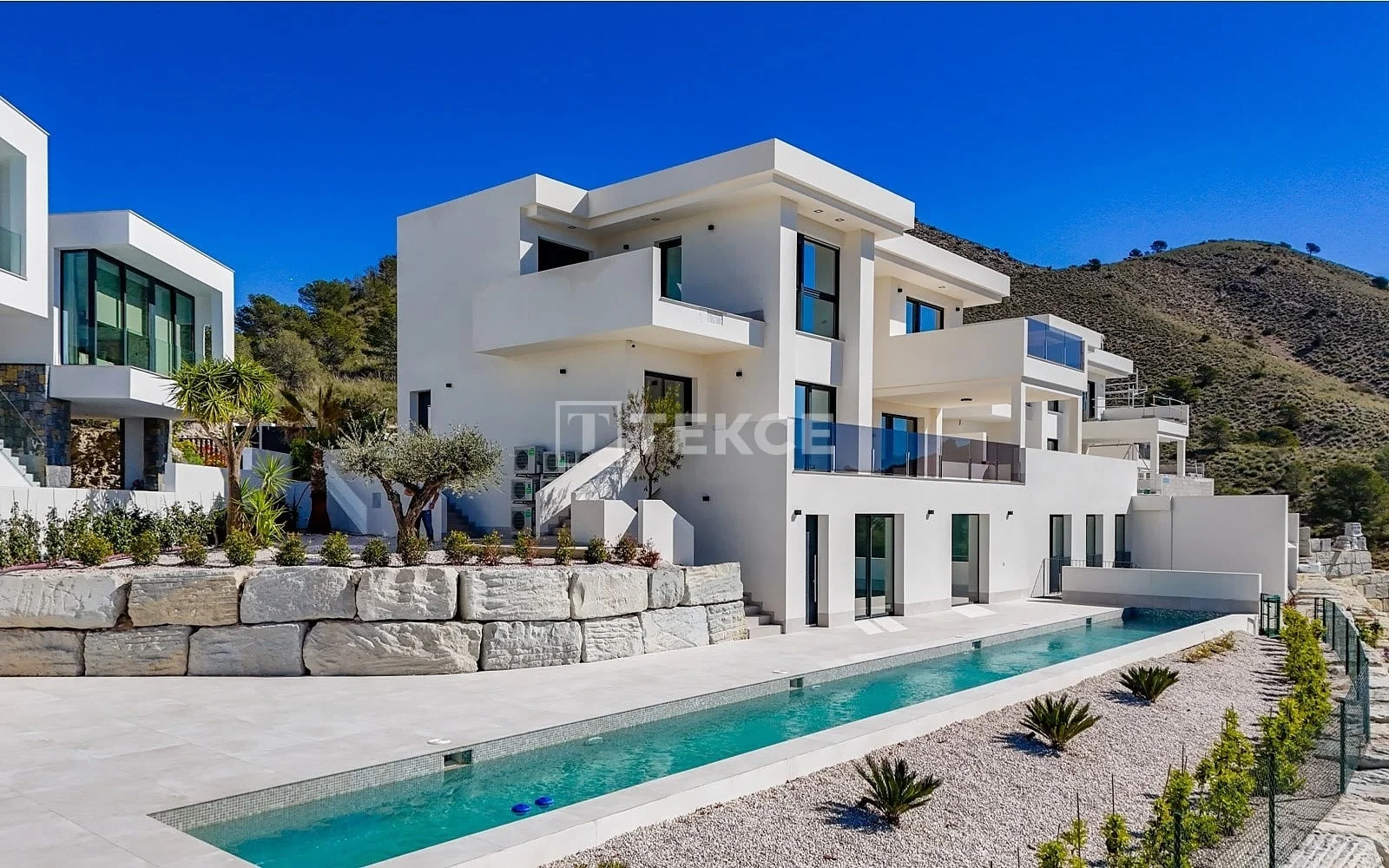 8-Bedroom Villa with Private Pool and Sea View in Finestrat, photo 4