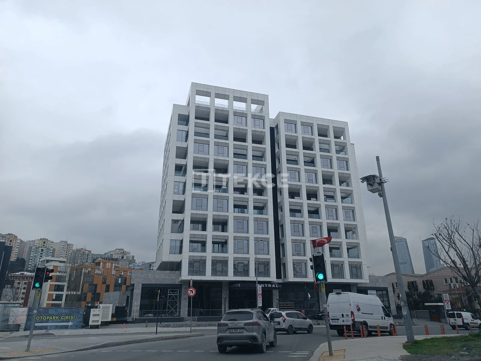 1-Bedroom Apartment with Balcony and Terrace in Kagithane, Istanbul