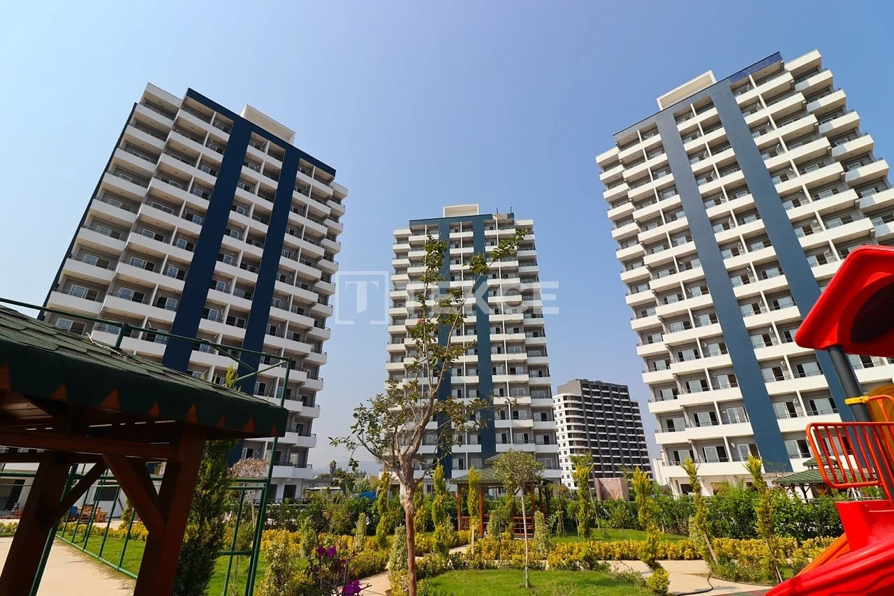 2-Bedroom Apartment with Sea View in Mersin, Turkey