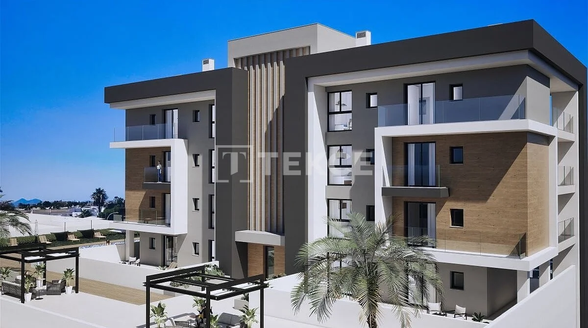 3-Bedroom Apartment with Shared Pool in Los Alcazares, photo 2