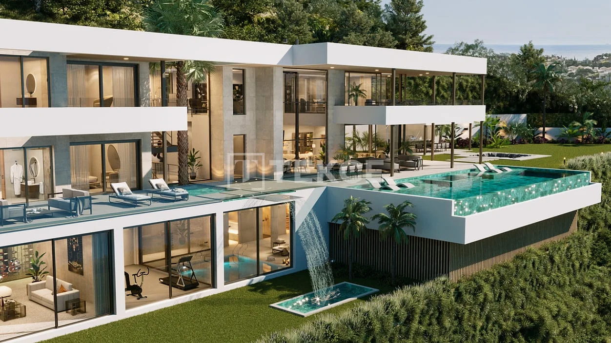 6-Bedroom Villa with Sea and Golf Course Views in Benahavís