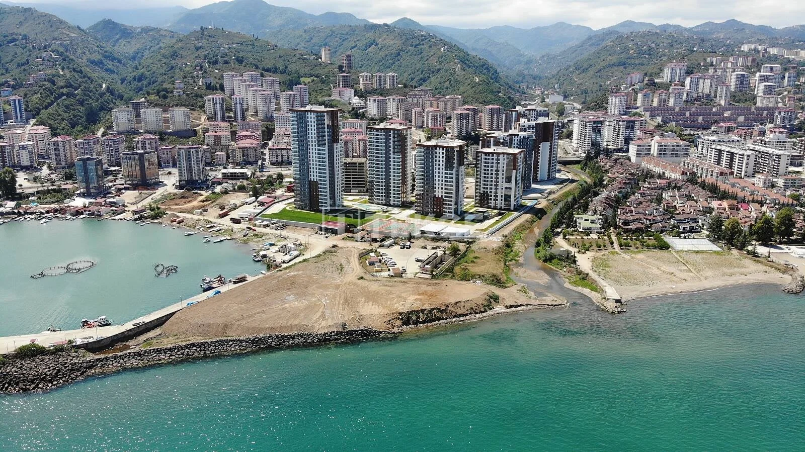 3-Bedroom Apartment with Sea View in Yomra, Trabzon