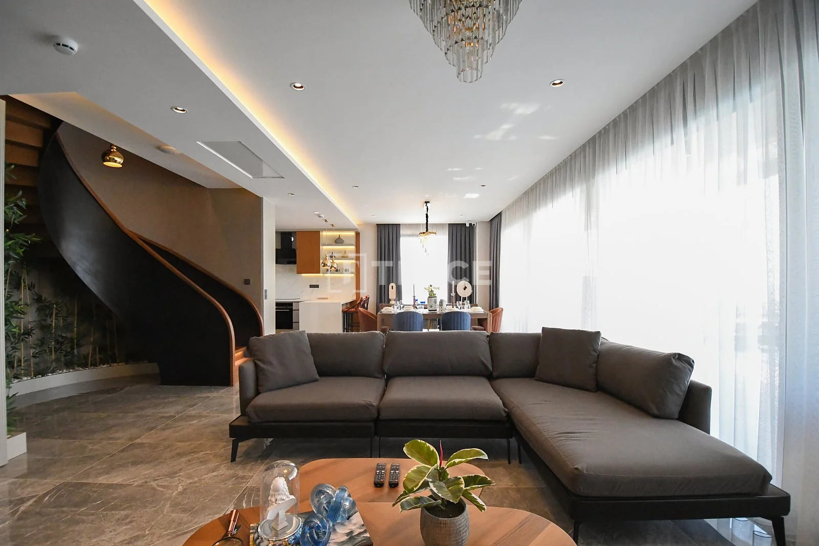 4-Bedroom Villa with Private Pool and Garden in Kargicak, Alanya, photo 5