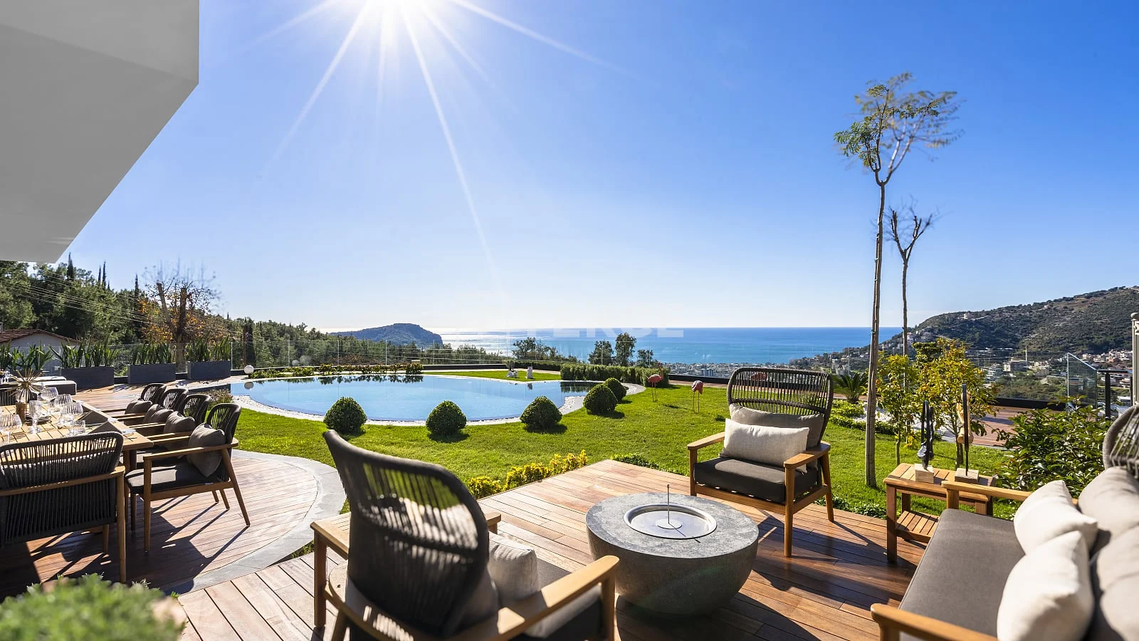 3-Bedroom Villa with Sea and City Views in Alanya