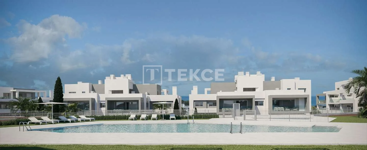 2-Bedroom Apartment with Sea View in Estepona, Costa del Sol, photo 3