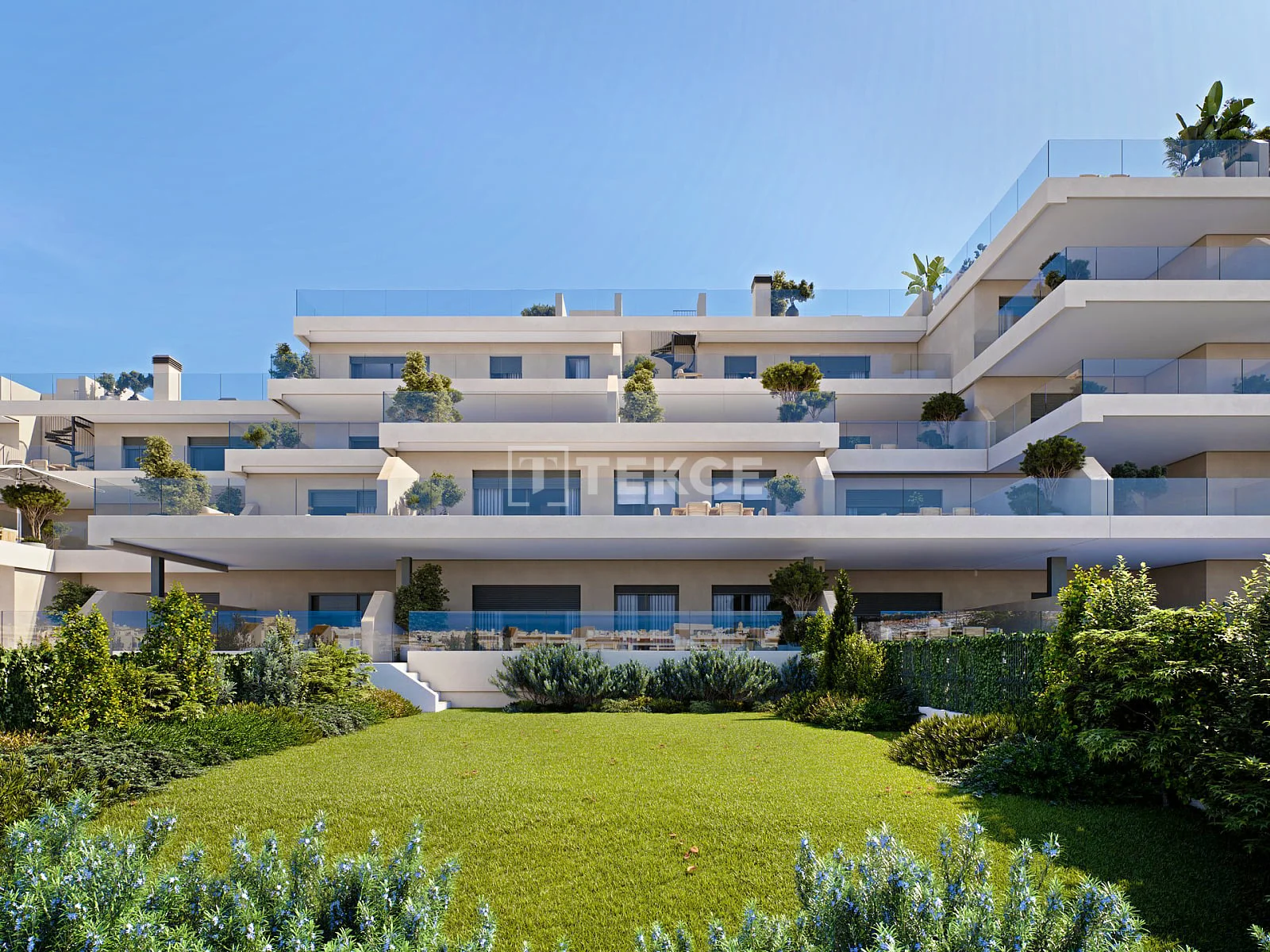 2-Bedroom Penthouse with Sea View in Estepona