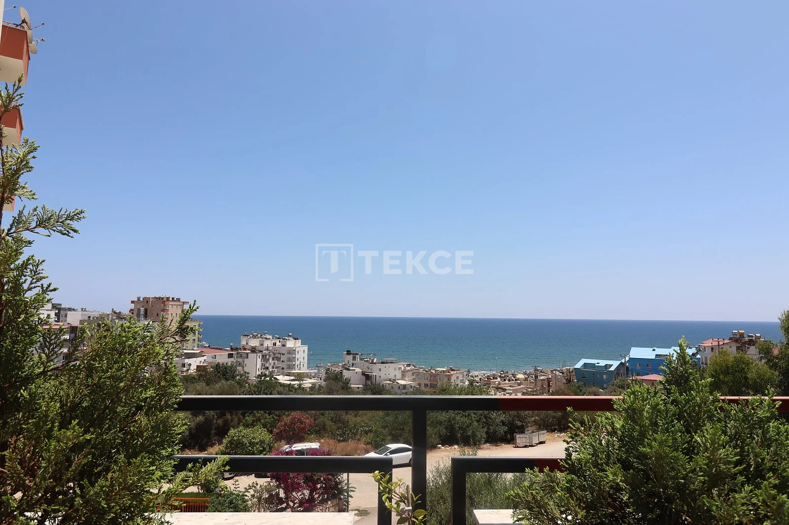2-Bedroom Apartment with Sea View in Mersin, photo 2
