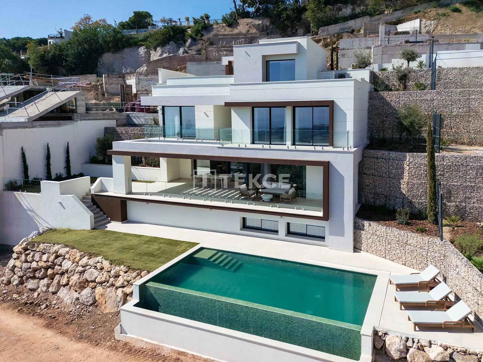 5-Bedroom Villa with Sea View and Private Pool in Malaga