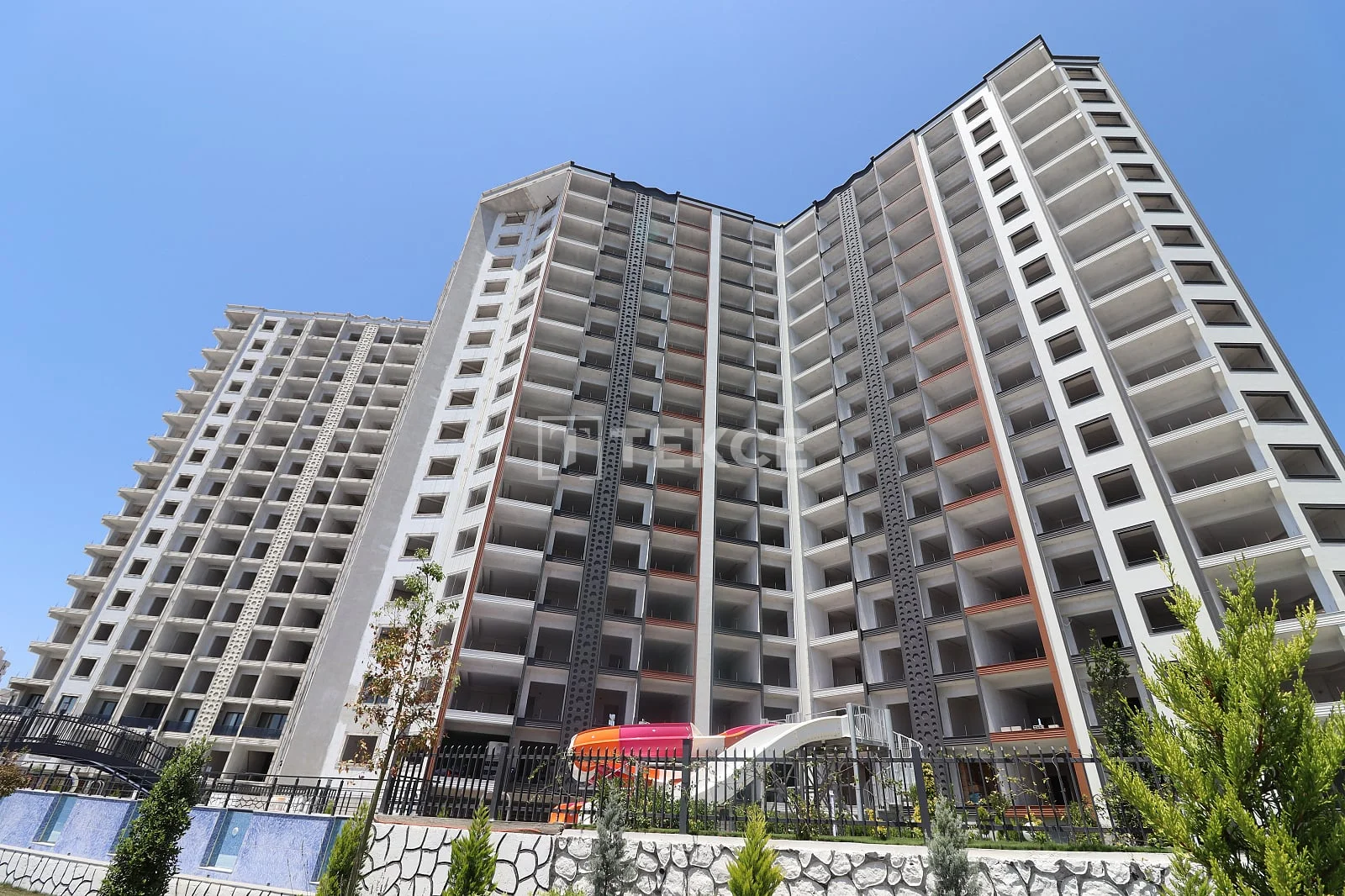 1-Bedroom Apartment with Sea View in Mersin, 500 m from the Beach