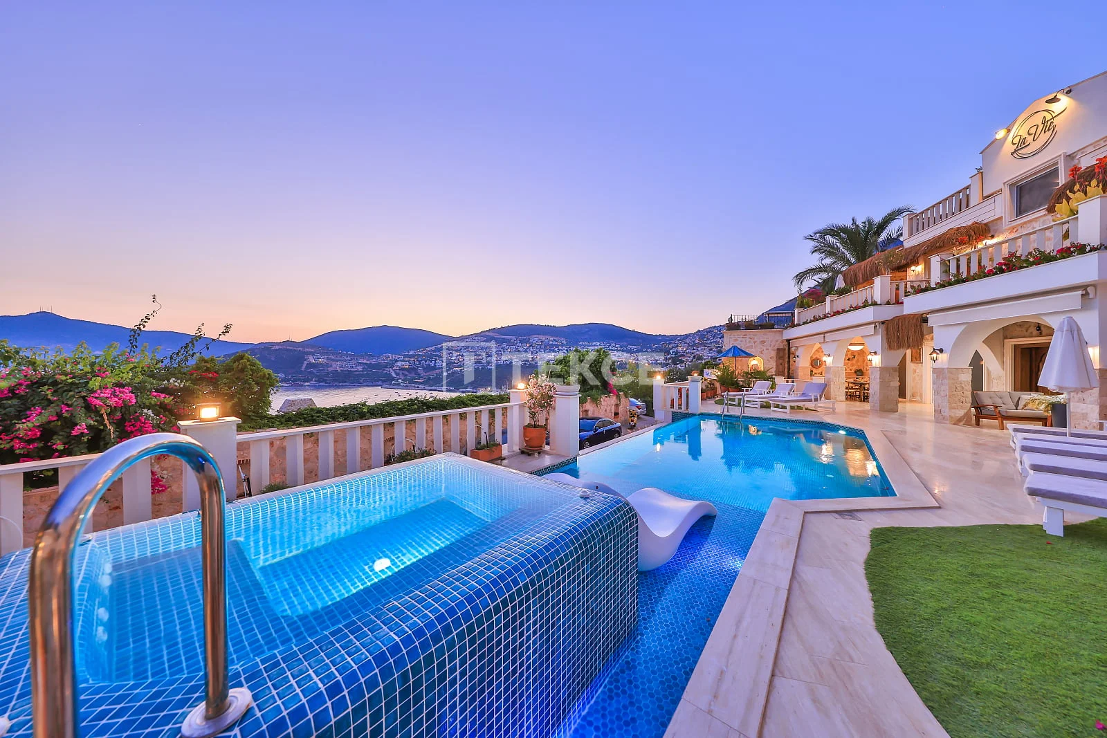 5-Bedroom Villa with Private Pool and Sea View in Kas, Antalya, photo 4