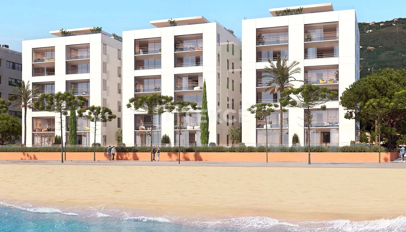 2-Bedroom Beachfront Apartment with Sea View in Platja d'Aro, photo 3