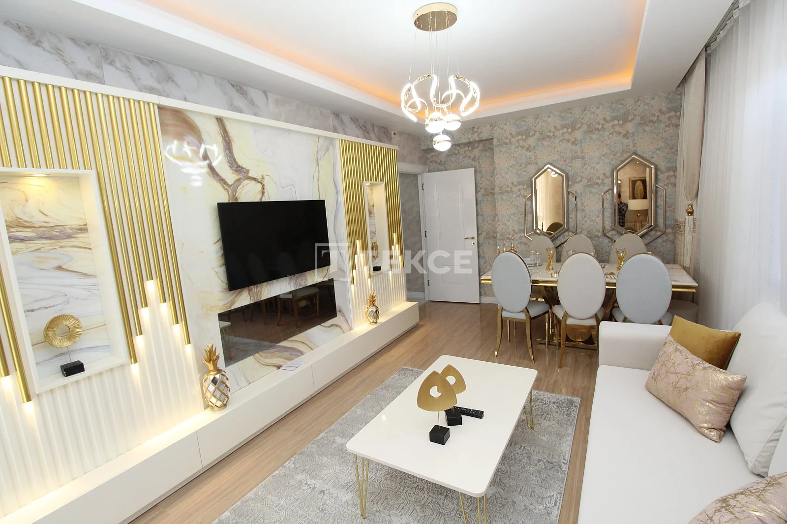 1-Bedroom Apartment with City View in Istanbul, photo 5