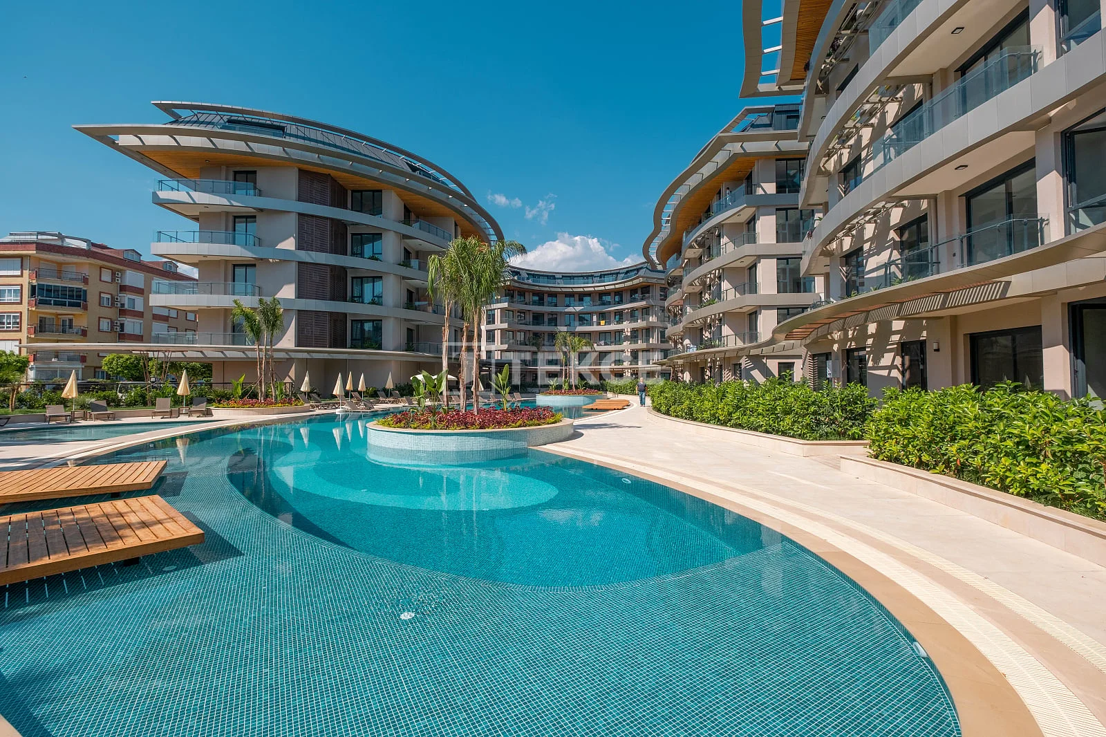 2-Bedroom Penthouse and Apartments with Sea and City Views in Oba, Alanya