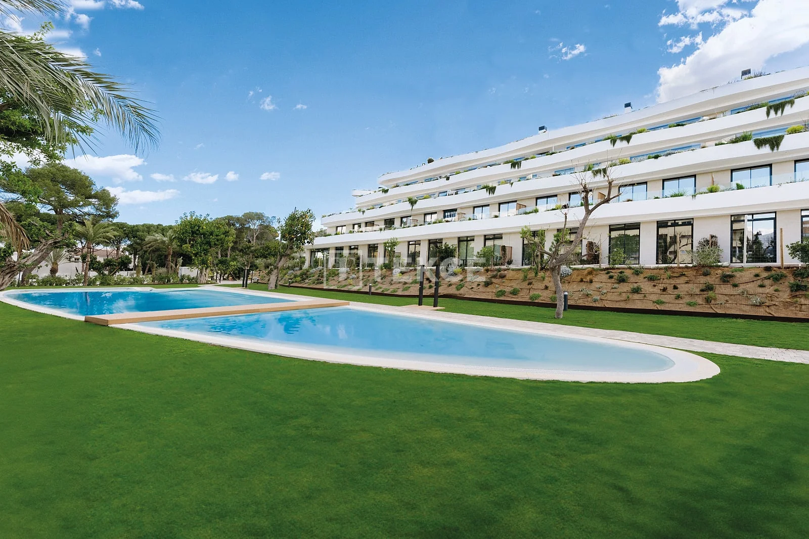 2-Bedroom Apartment with Sea View in Alicante