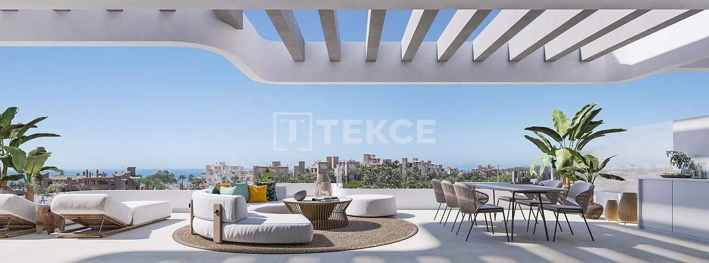 2-Bedroom Apartment with Sea View in Estepona, photo 2