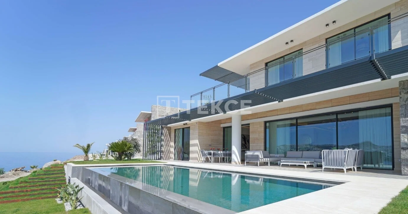 5-Bedroom Villa with Private Pool and Sea View in Bodrum, photo 3